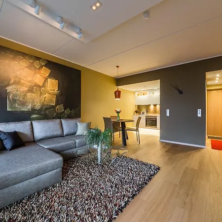 Hilltop Apartments - City Centre Foorum Apartment