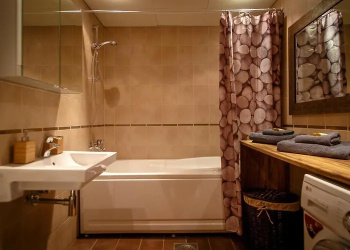 Апартаменты Hilltop Apartments - City Centre Foorum *